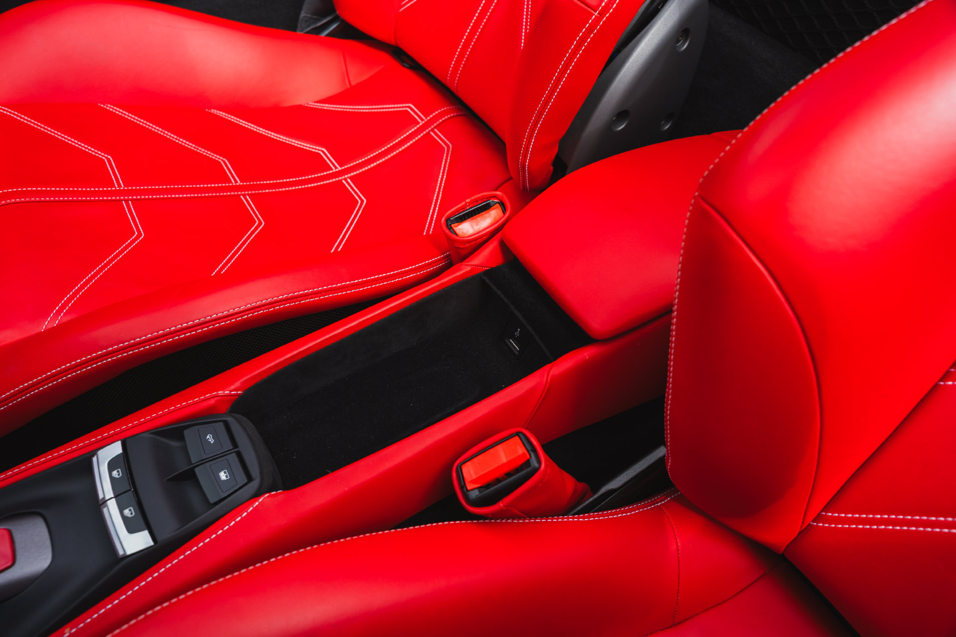 Used 2018 Ferrari 488 Spider RWD image 81