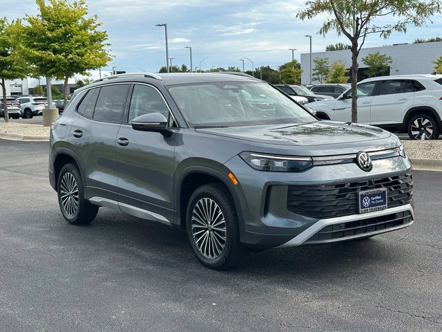 Certified 2025 Volkswagen Tiguan S w/ 18" Wheel Package AWD/4WD image 3