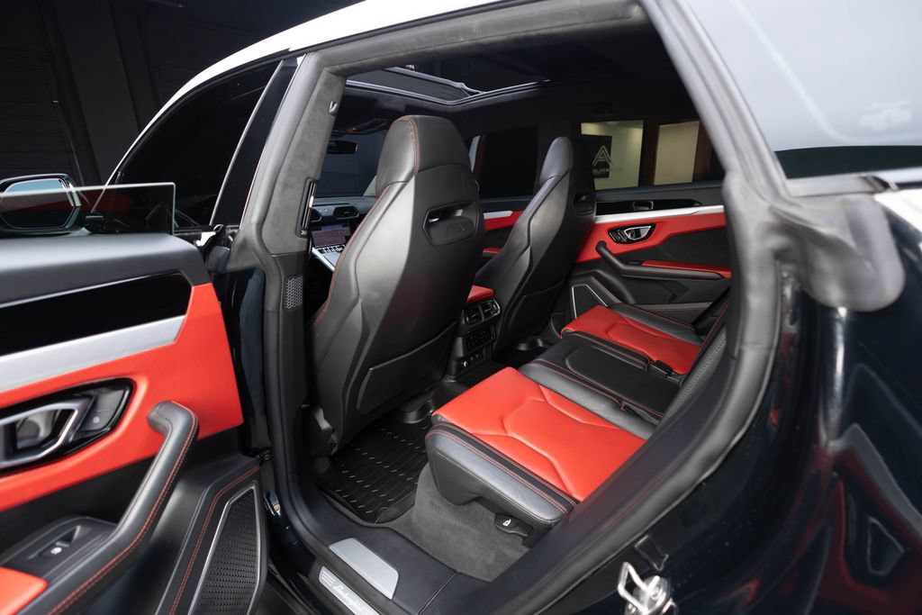 Used 2022 Lamborghini Urus AWD/4WD image 53