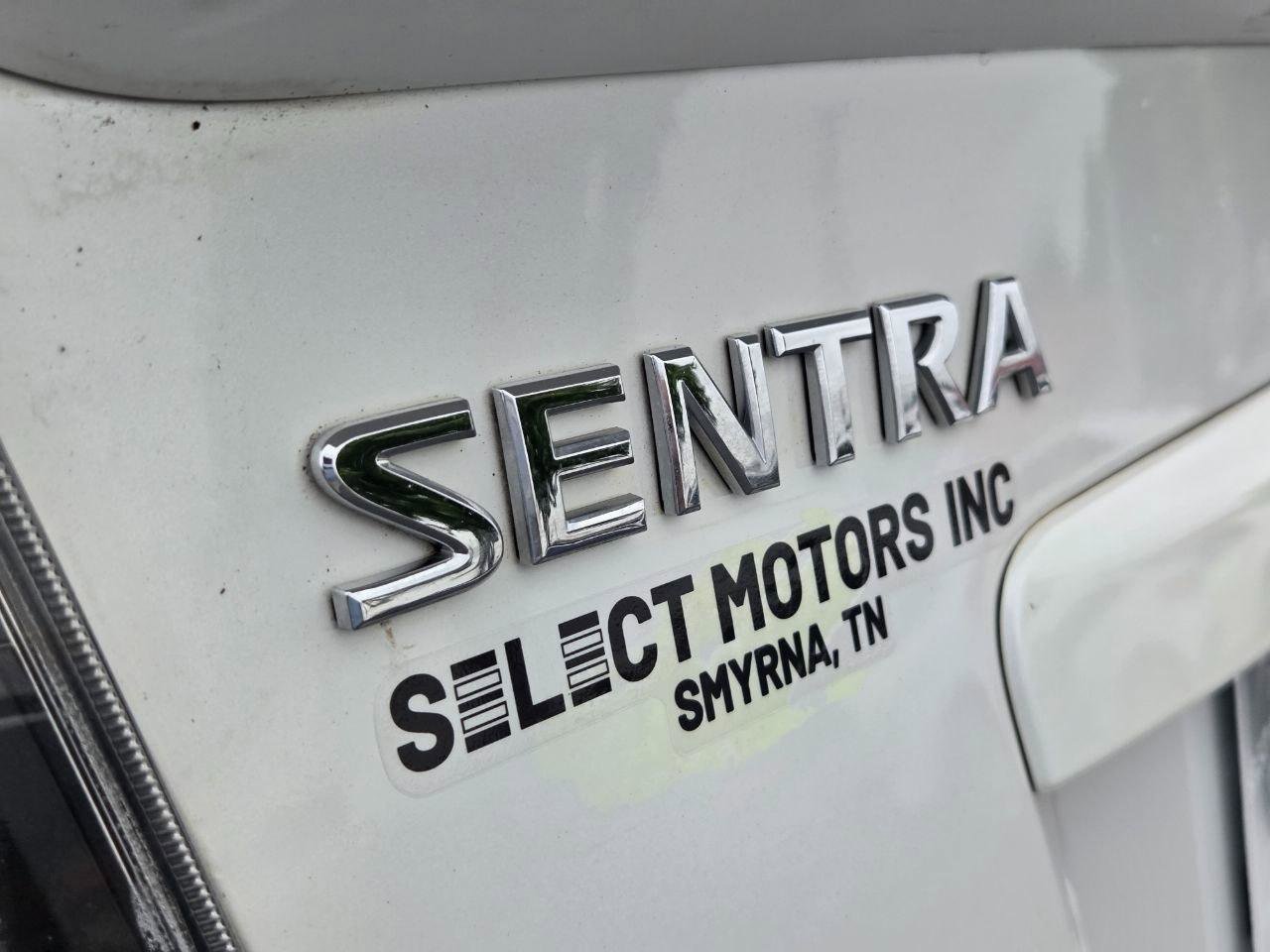Used 2012 Nissan Sentra 2.0 SR FWD image 10