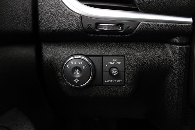 Used 2017 Chevrolet Traverse LT FWD image 9