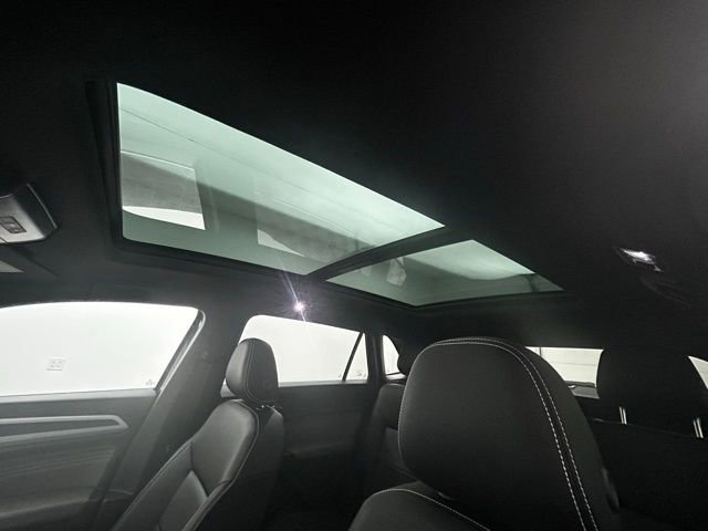 Used 2023 Volkswagen Atlas Cross Sport SEL image 10