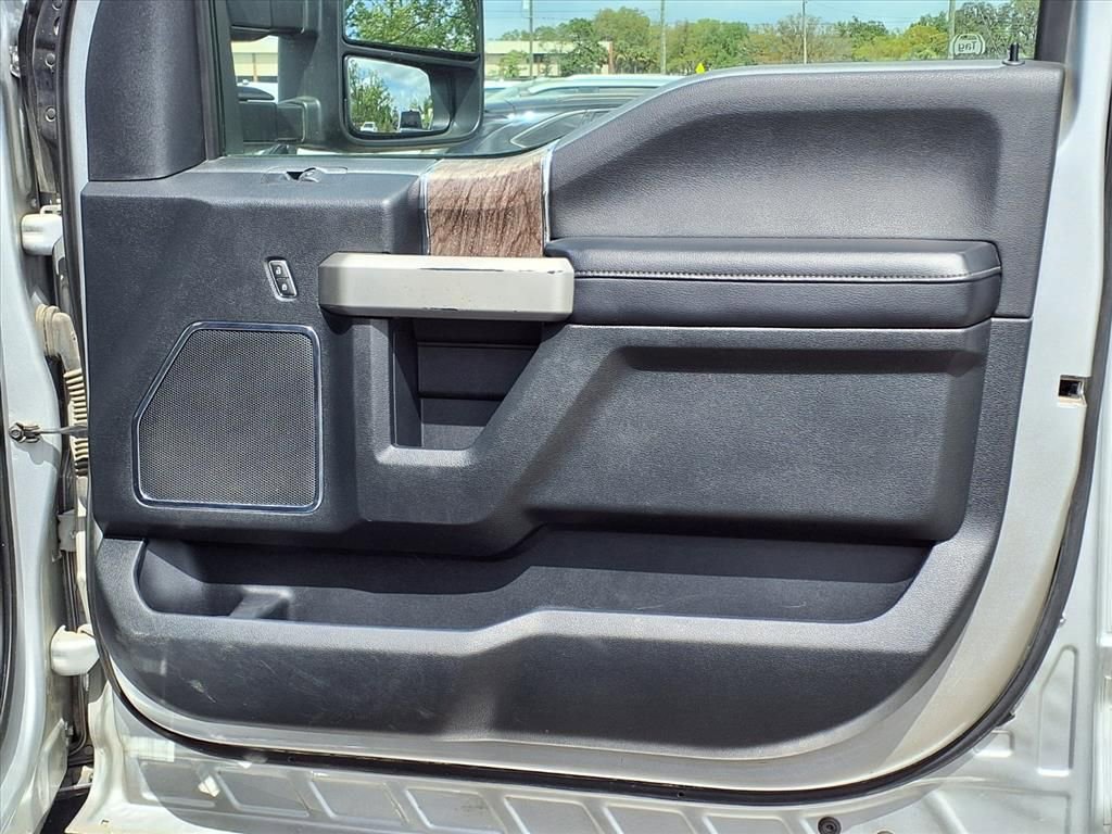 Used 2019 Ford F250 Lariat w/ Lariat Ultimate Package image 13