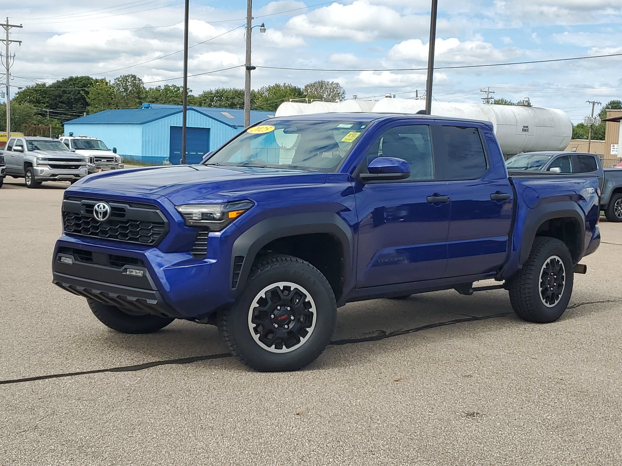 Used 2025 Toyota Tacoma TRD Off-Road AWD/4WD image 29