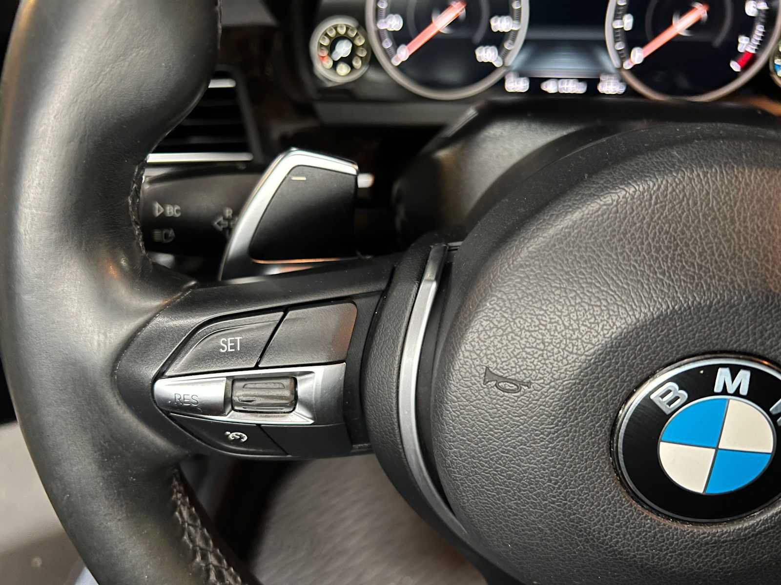 Used 2016 BMW 640i Convertible RWD image 25