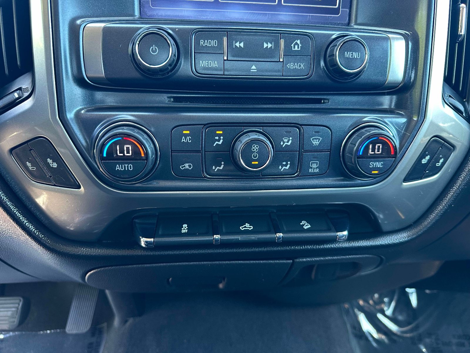 Used 2018 Chevrolet Silverado 1500 LT w/ All Star Edition AWD/4WD image 11