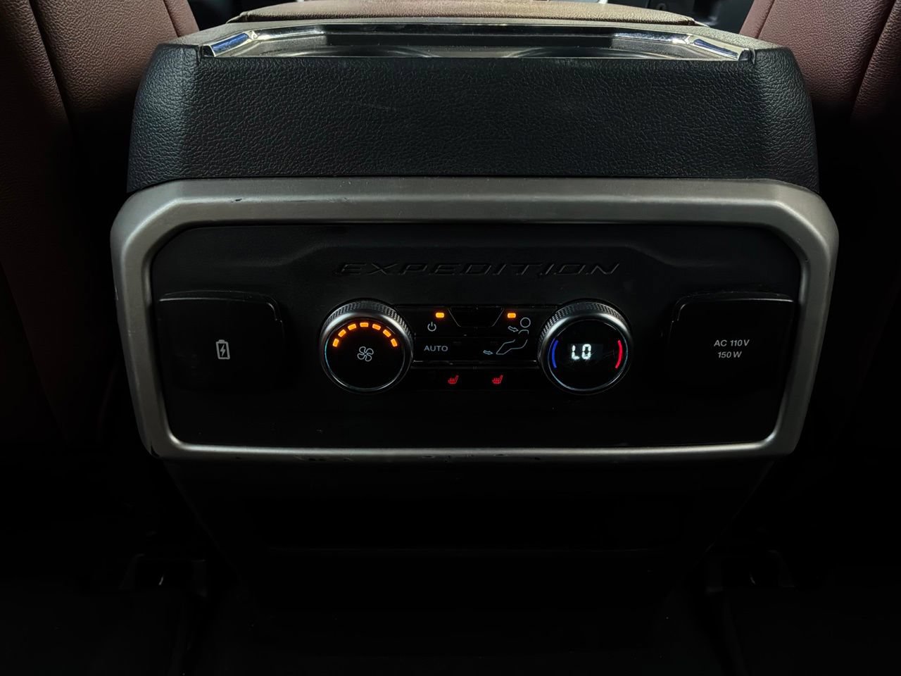 Used 2024 Ford Expedition Limited AWD/4WD image 14