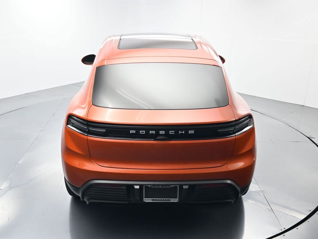Certified 2025 Porsche Macan Electric image 37