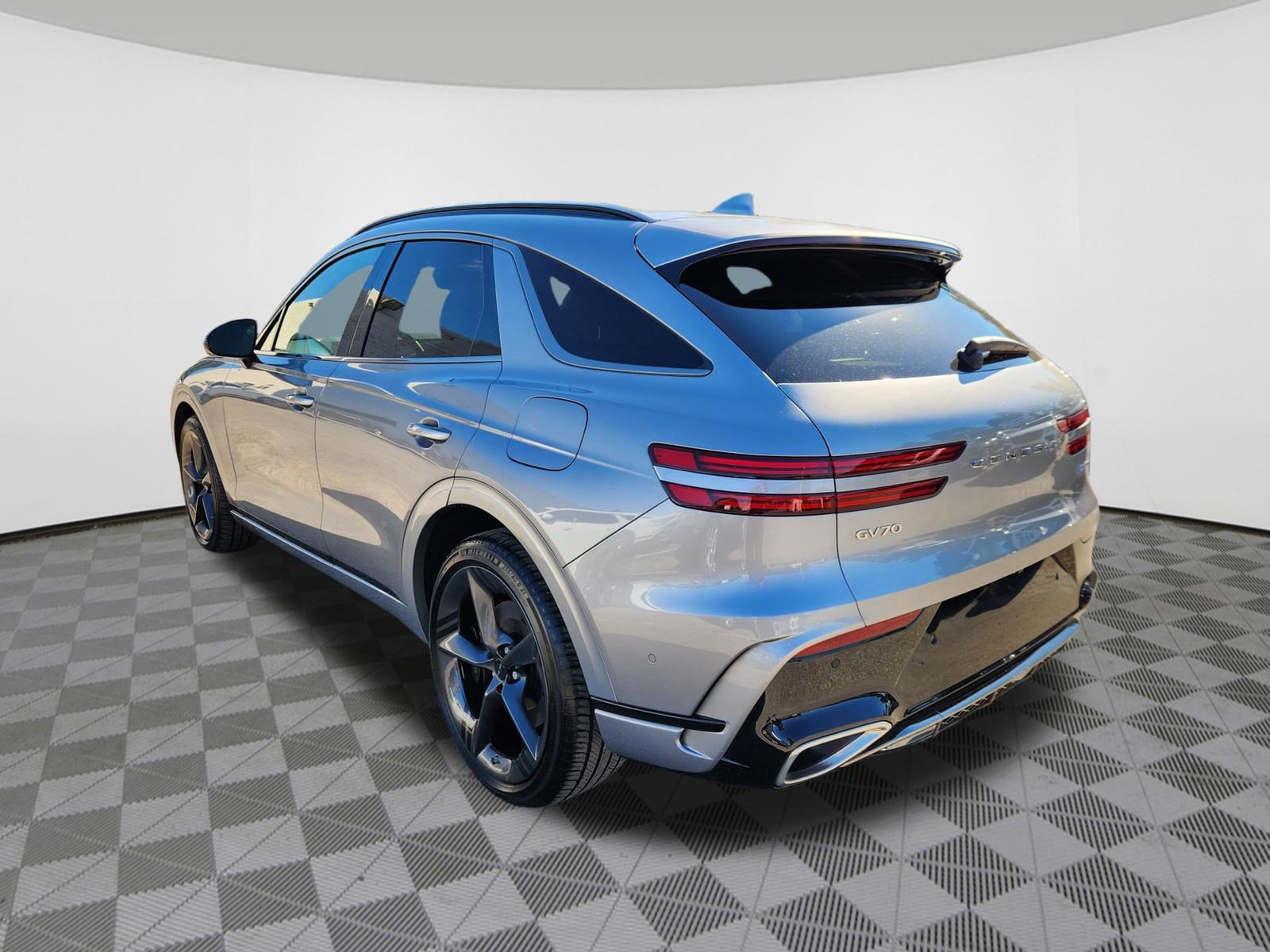 Used 2026 Genesis GV70 3.5T Sport Prestige AWD/4WD image 3