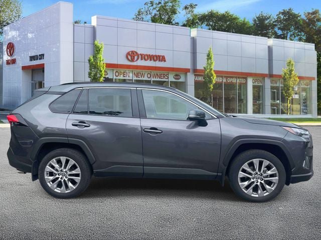 Used 2023 Toyota RAV4 XLE Premium AWD/4WD image 5
