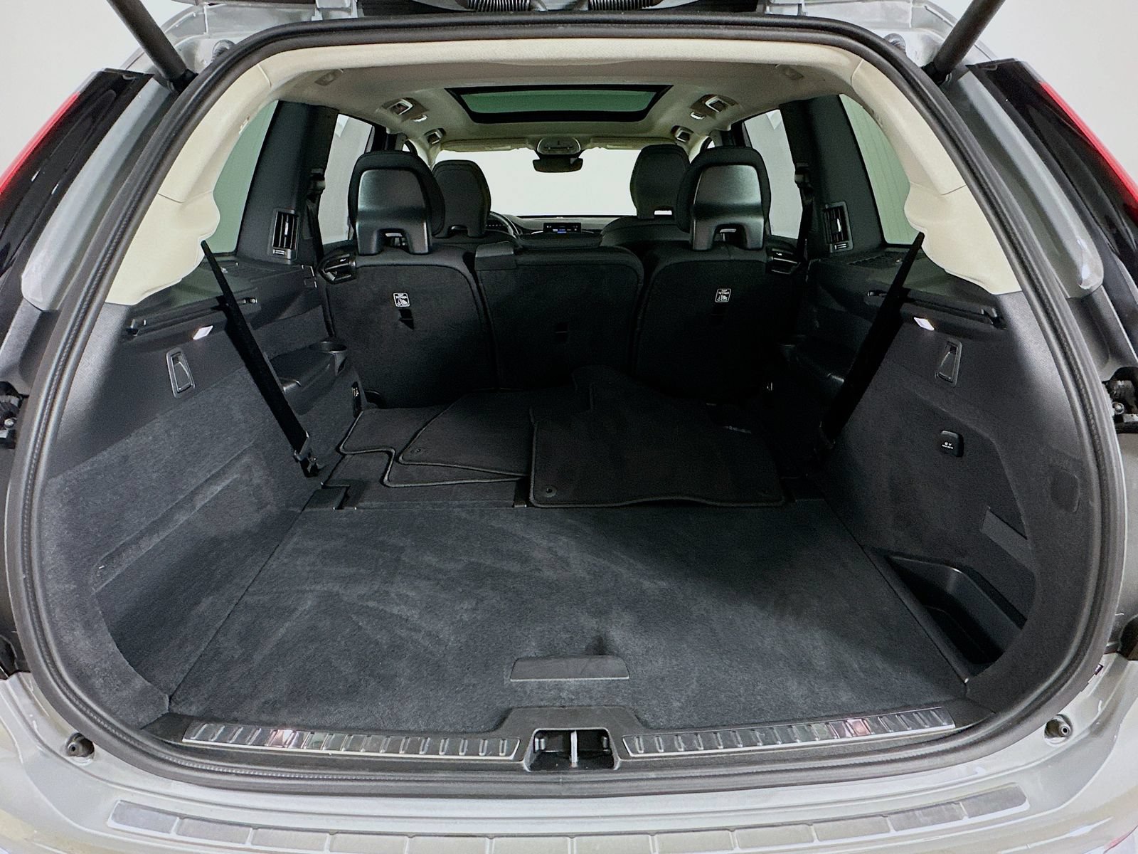 Used 2026 Volvo XC90 B6 Plus AWD/4WD image 38