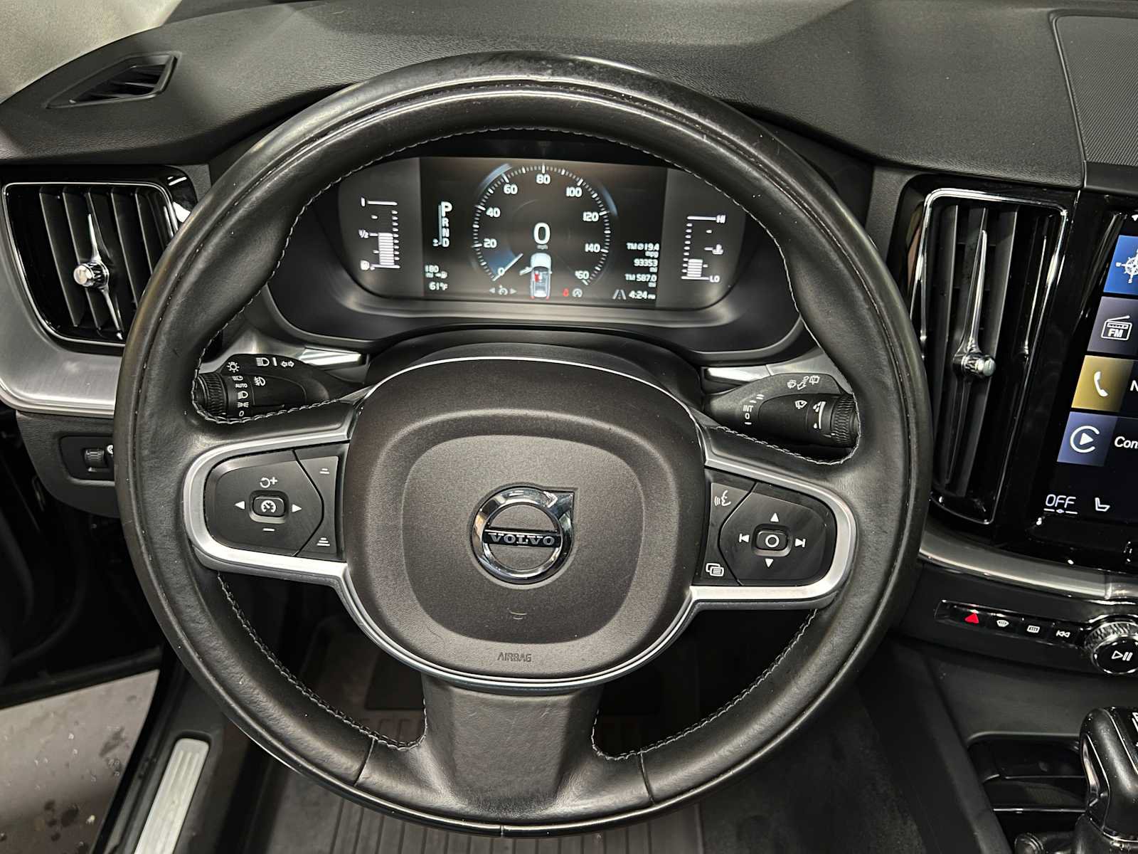 Used 2019 Volvo XC60 T5 Momentum w/ Protection Package Premier AWD/4WD image 32