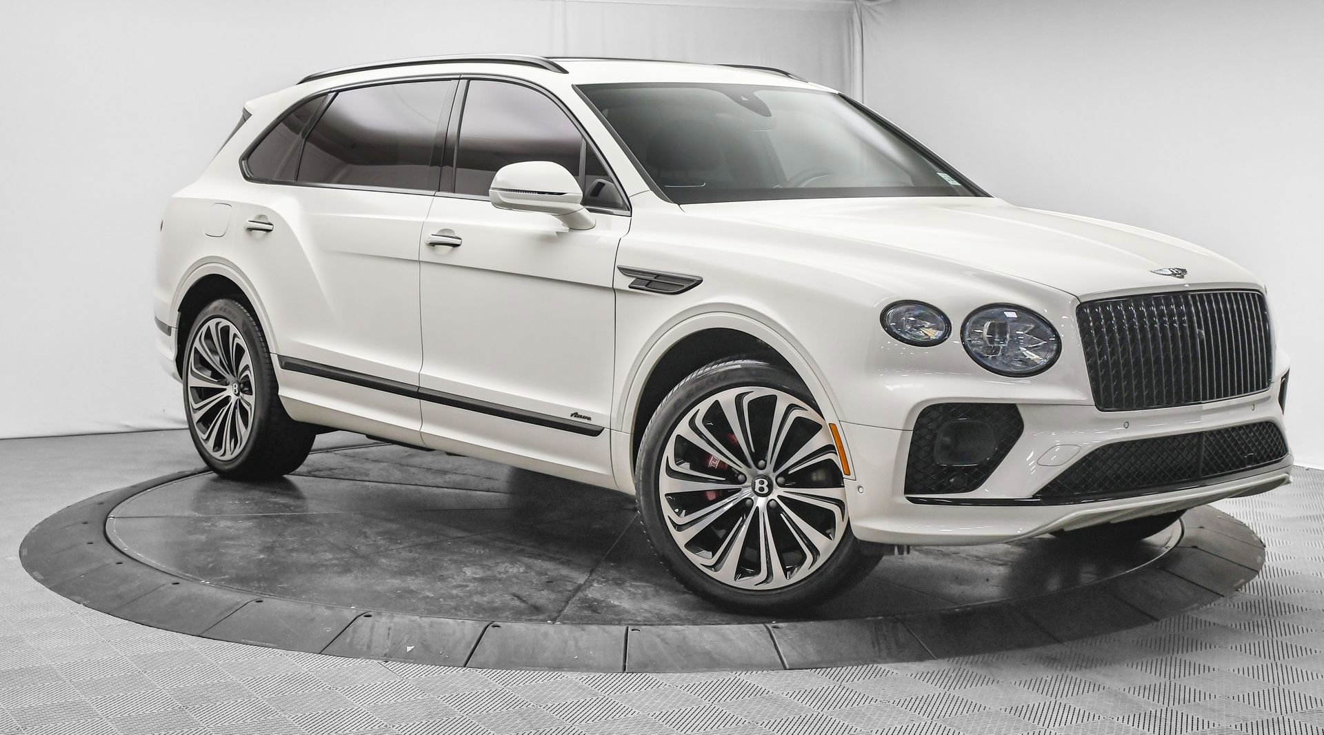Used 2023 Bentley Bentayga Extended Wheelbase image 1