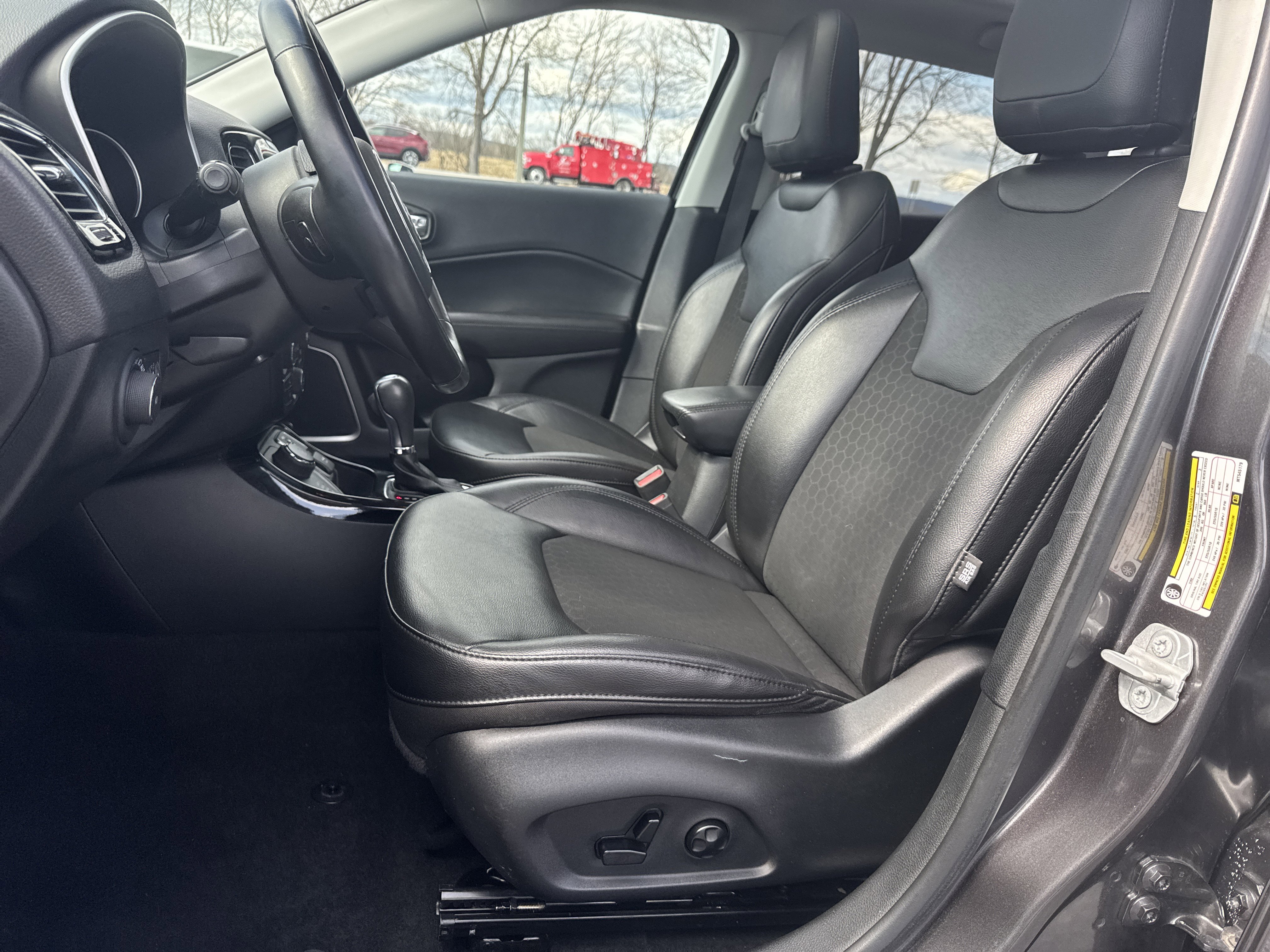 Used 2021 Jeep Compass Latitude w/ Sun and Sound Group image 2