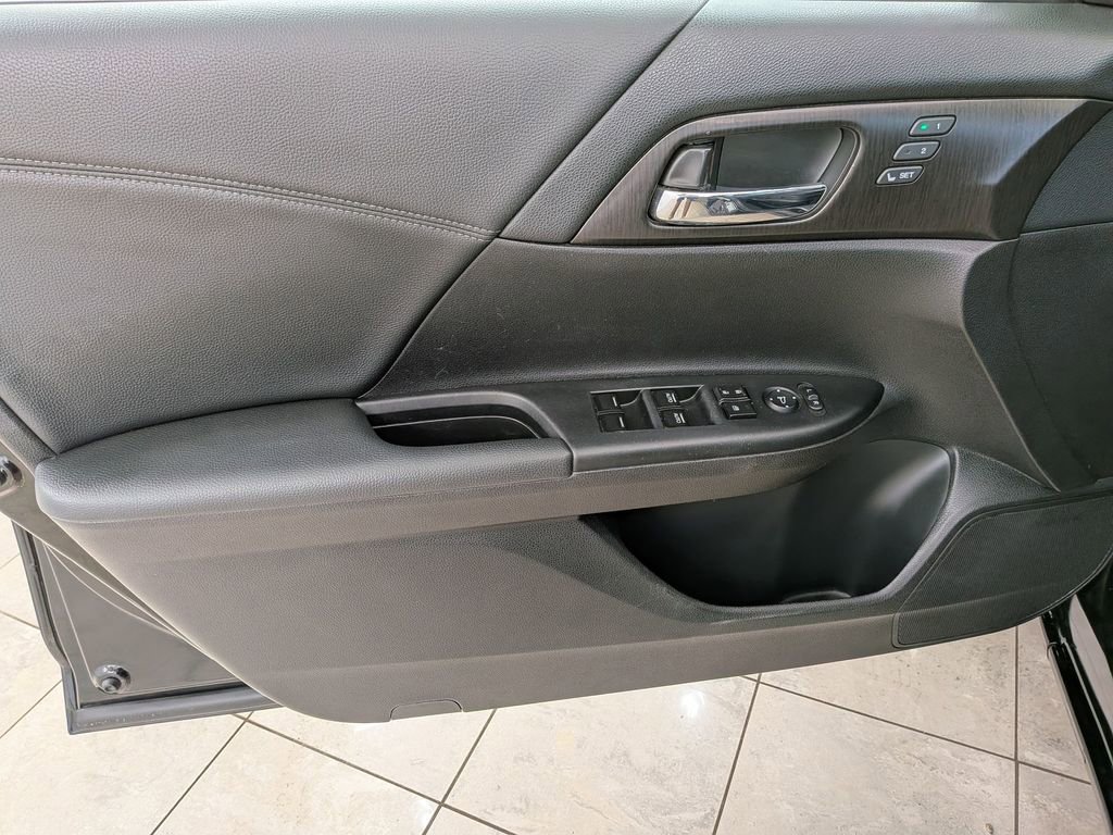 Used 2015 Honda Accord EX-L image 15