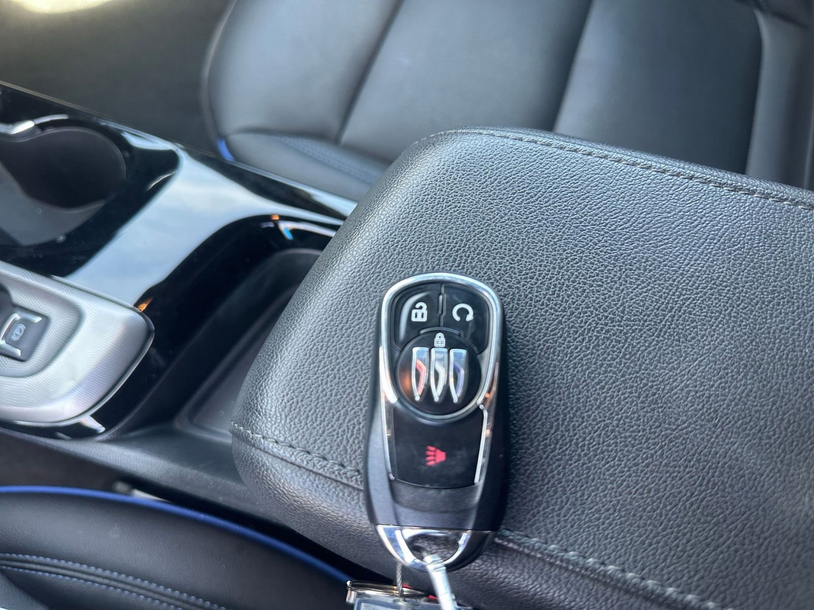 Used 2025 Buick Envista Sport Touring image 21