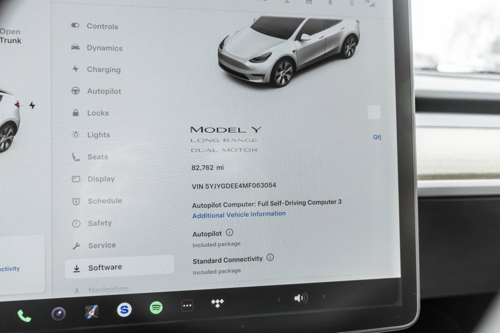 Used 2021 Tesla Model Y Long Range image 18