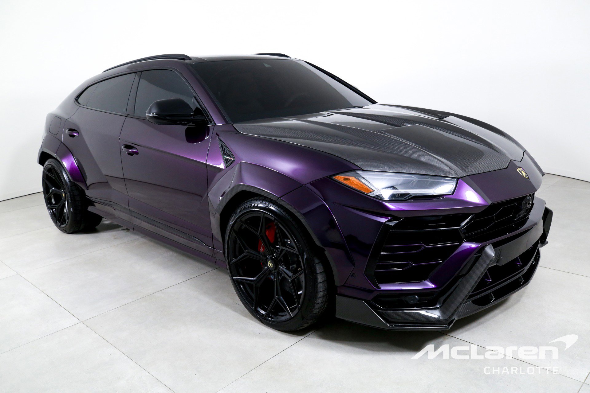 Used 2019 Lamborghini Urus image 3