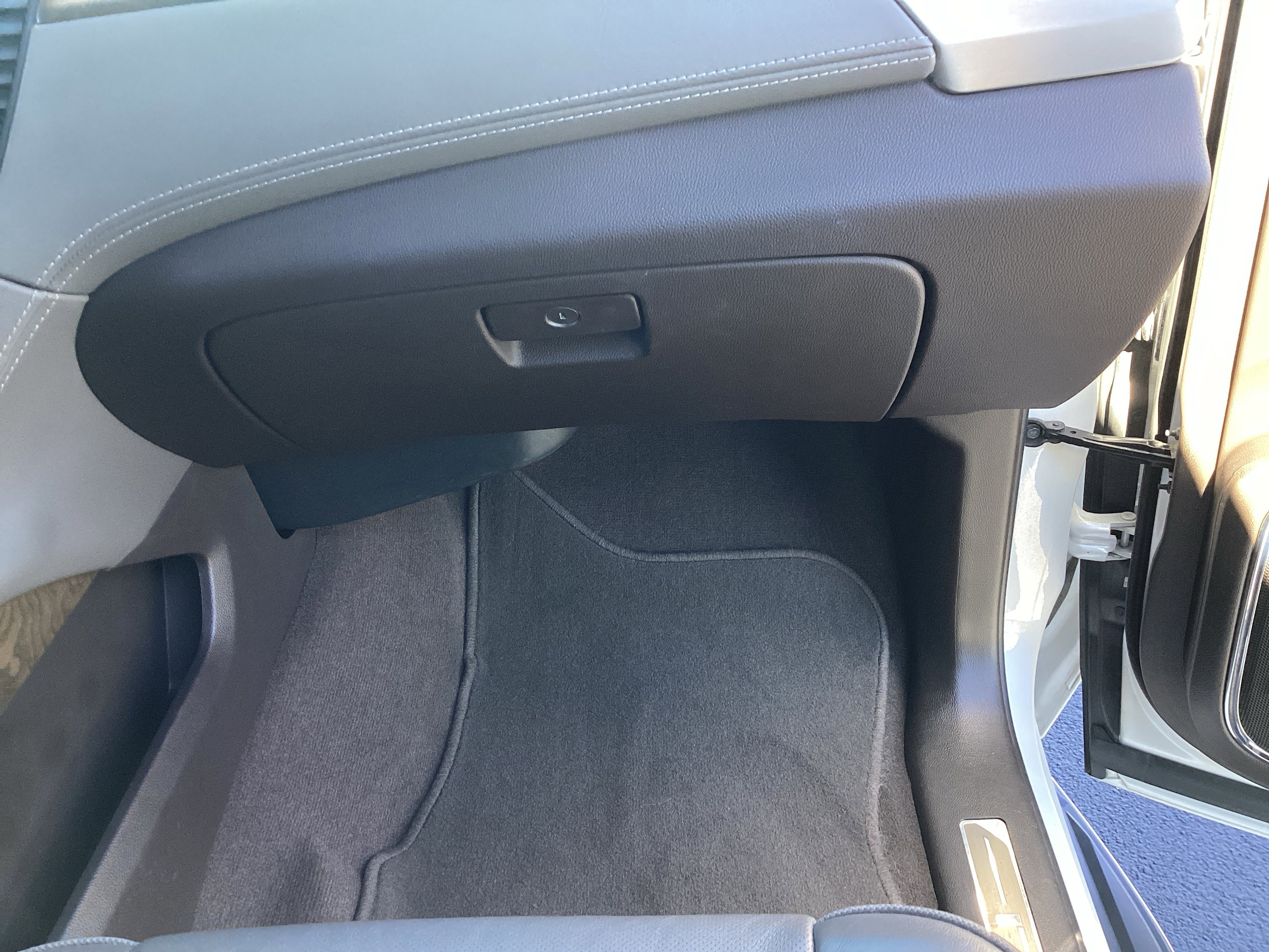 Used 2018 GMC Yukon Denali w/ Open Road Package image 29