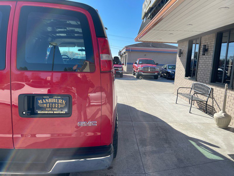 Used 2019 GMC Savana 2500 w/ Enhanced Convenience Package image 11