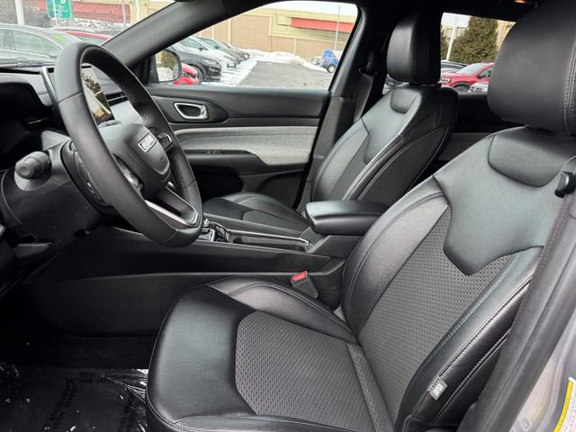 Used 2024 Jeep Compass Latitude w/ Altitude Special Edition image 6