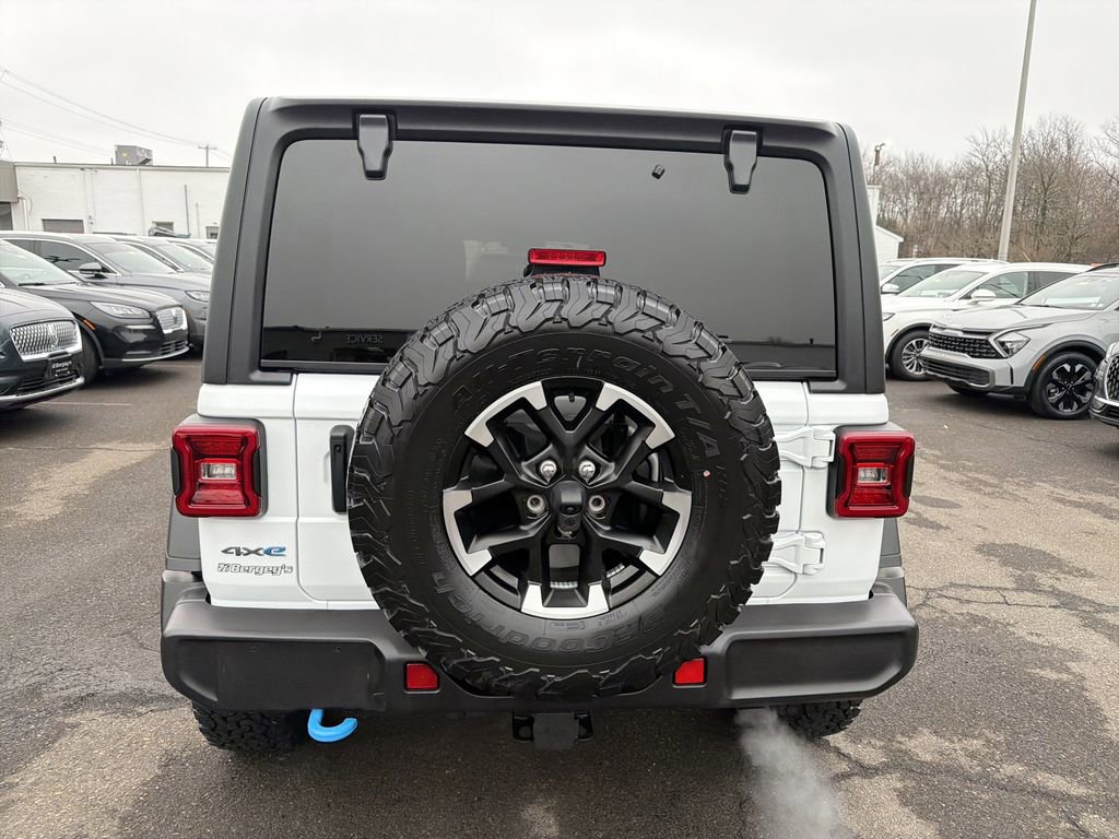 Used 2024 Jeep Wrangler Unlimited Rubicon 4xe w/ Convenience Group AWD/4WD image 4