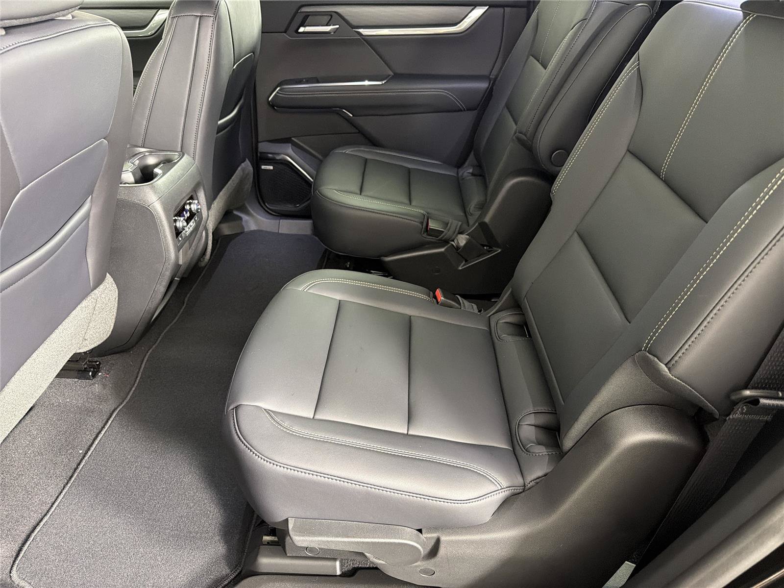 New 2026 GMC Acadia Elevation w/ Black Edition FWD image 20