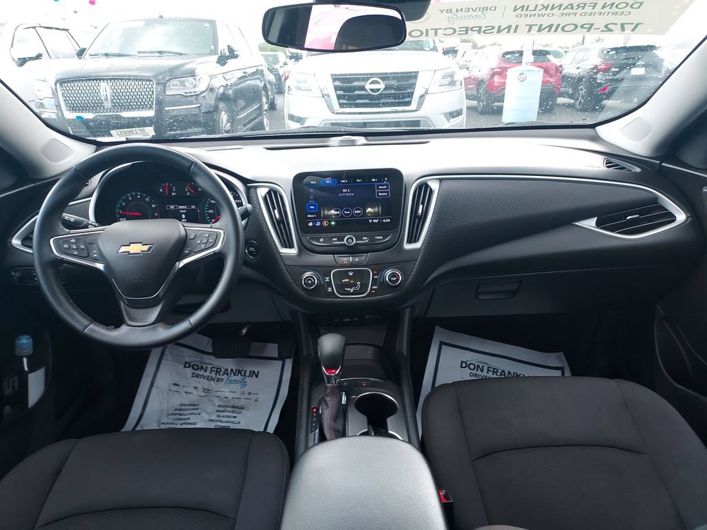 Used 2024 Chevrolet Malibu RS FWD image 17