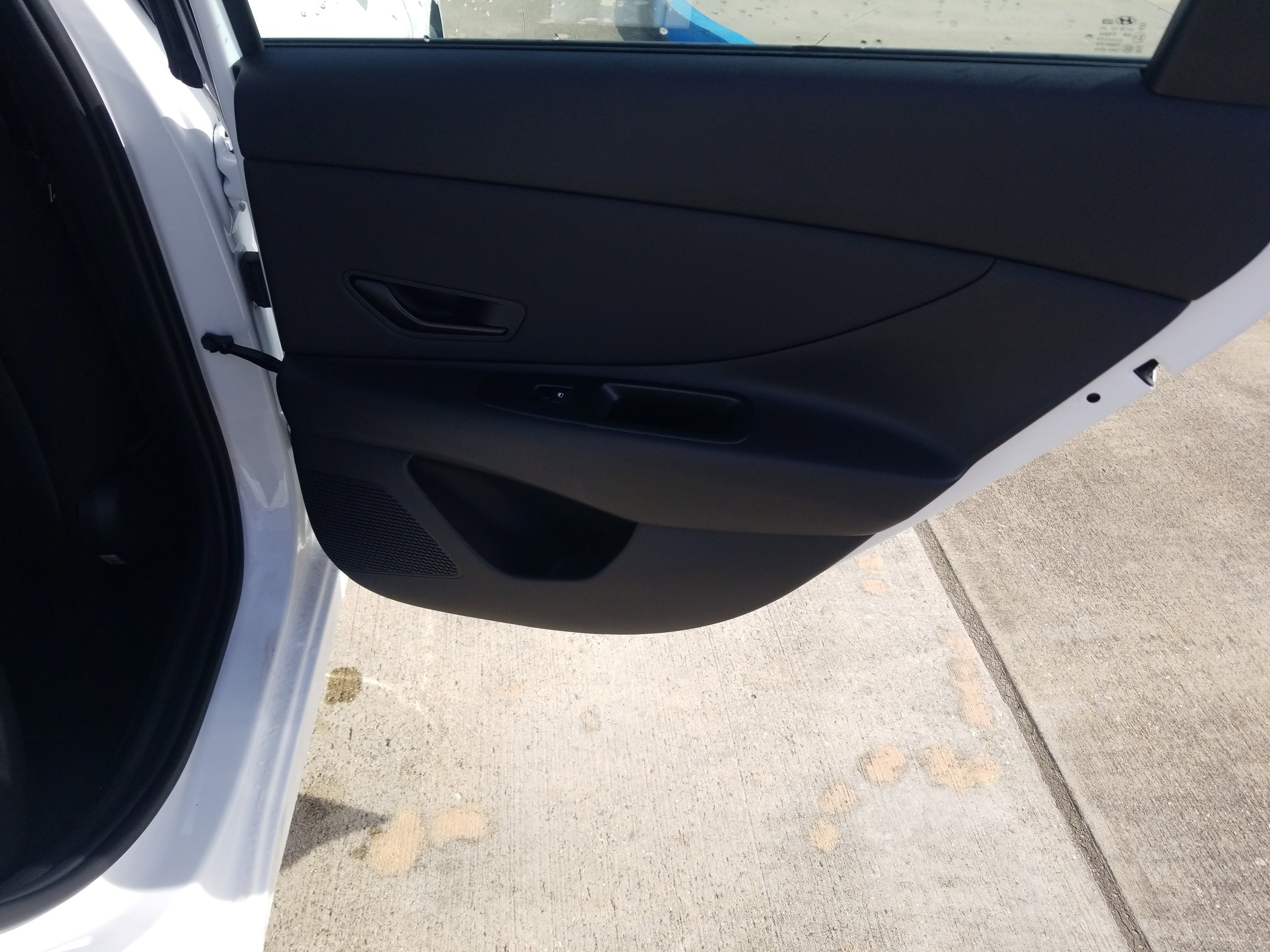 New 2025 Hyundai Elantra SEL image 14