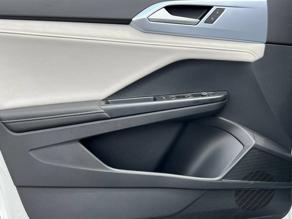 New 2026 Volkswagen Taos SE AWD/4WD image 14
