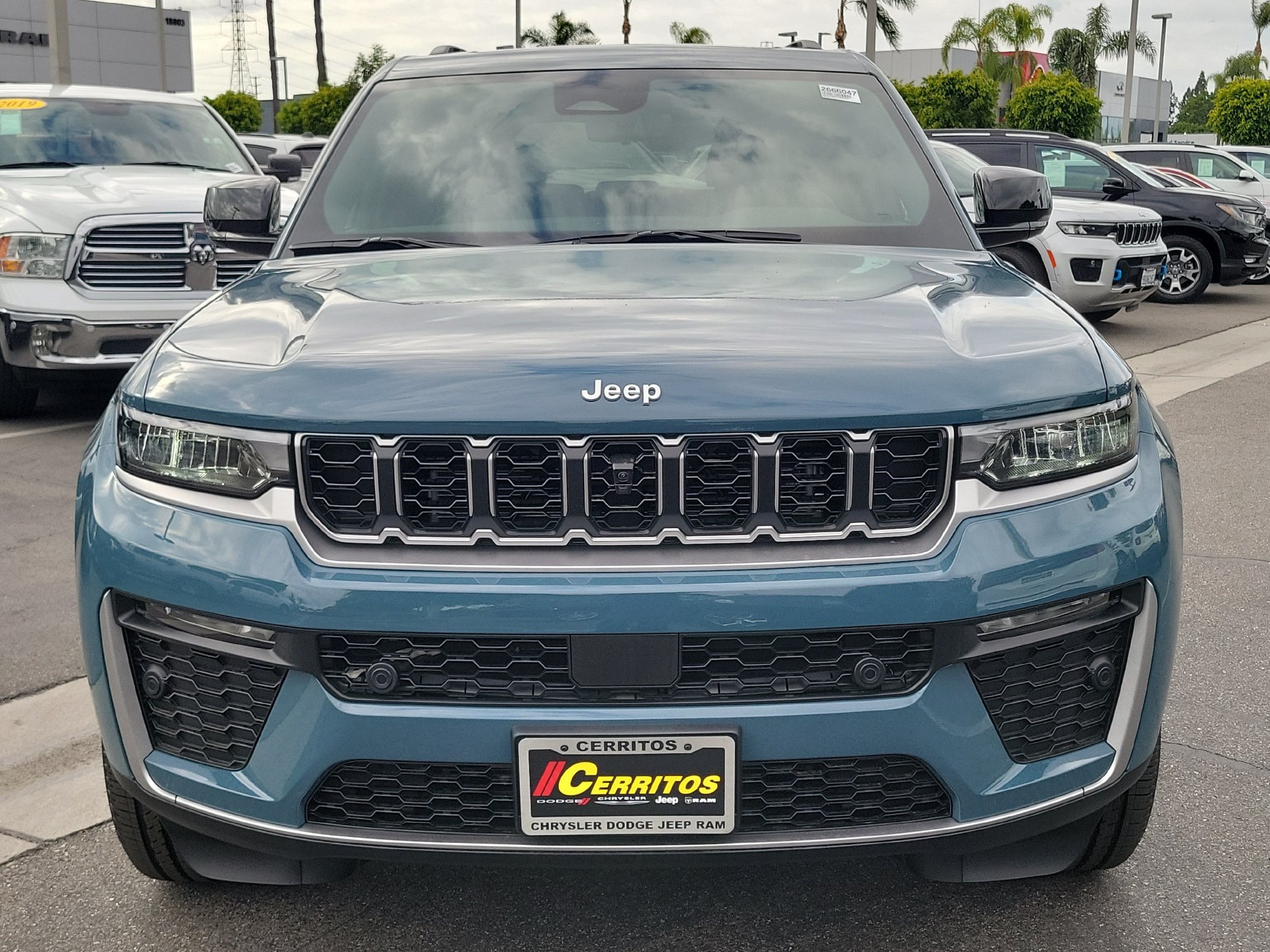 New 2026 Jeep Grand Cherokee Limited w/ Luxury Tech Group II RWD image 22