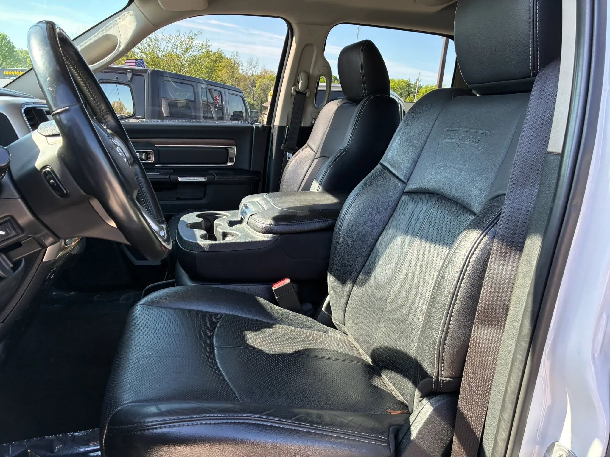 Used 2018 RAM 1500 Laramie image 15