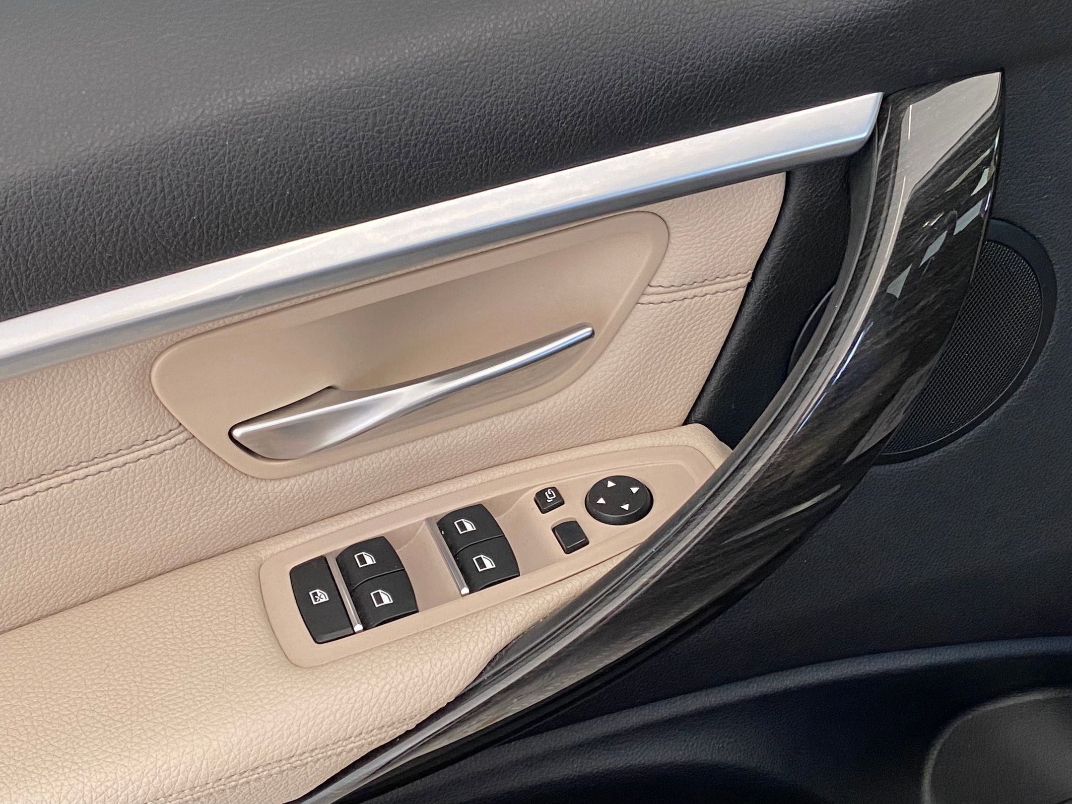 Used 2017 BMW 330i Sedan image 24