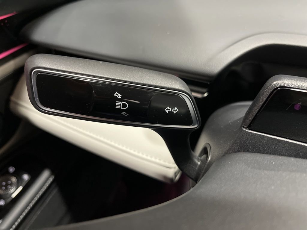 Used 2025 Lincoln Nautilus Reserve image 30