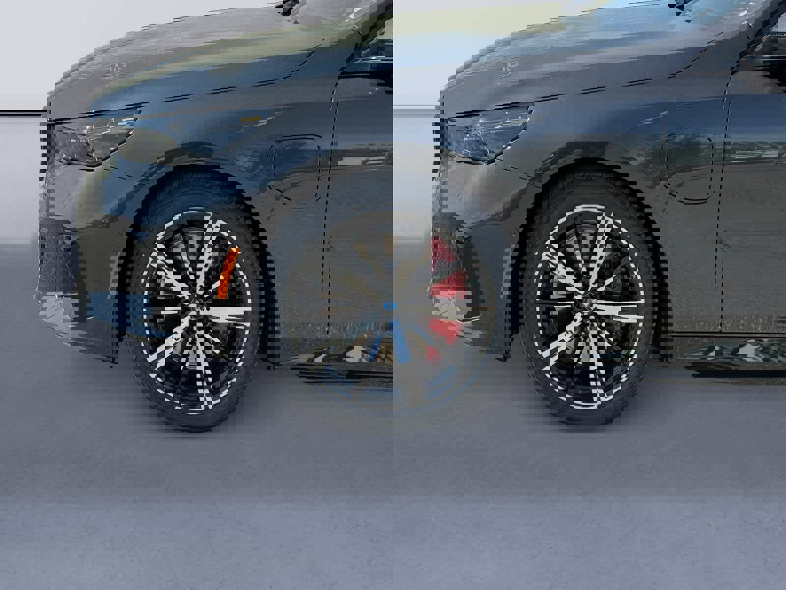 New 2026 BMW 550e xDrive AWD/4WD image 9