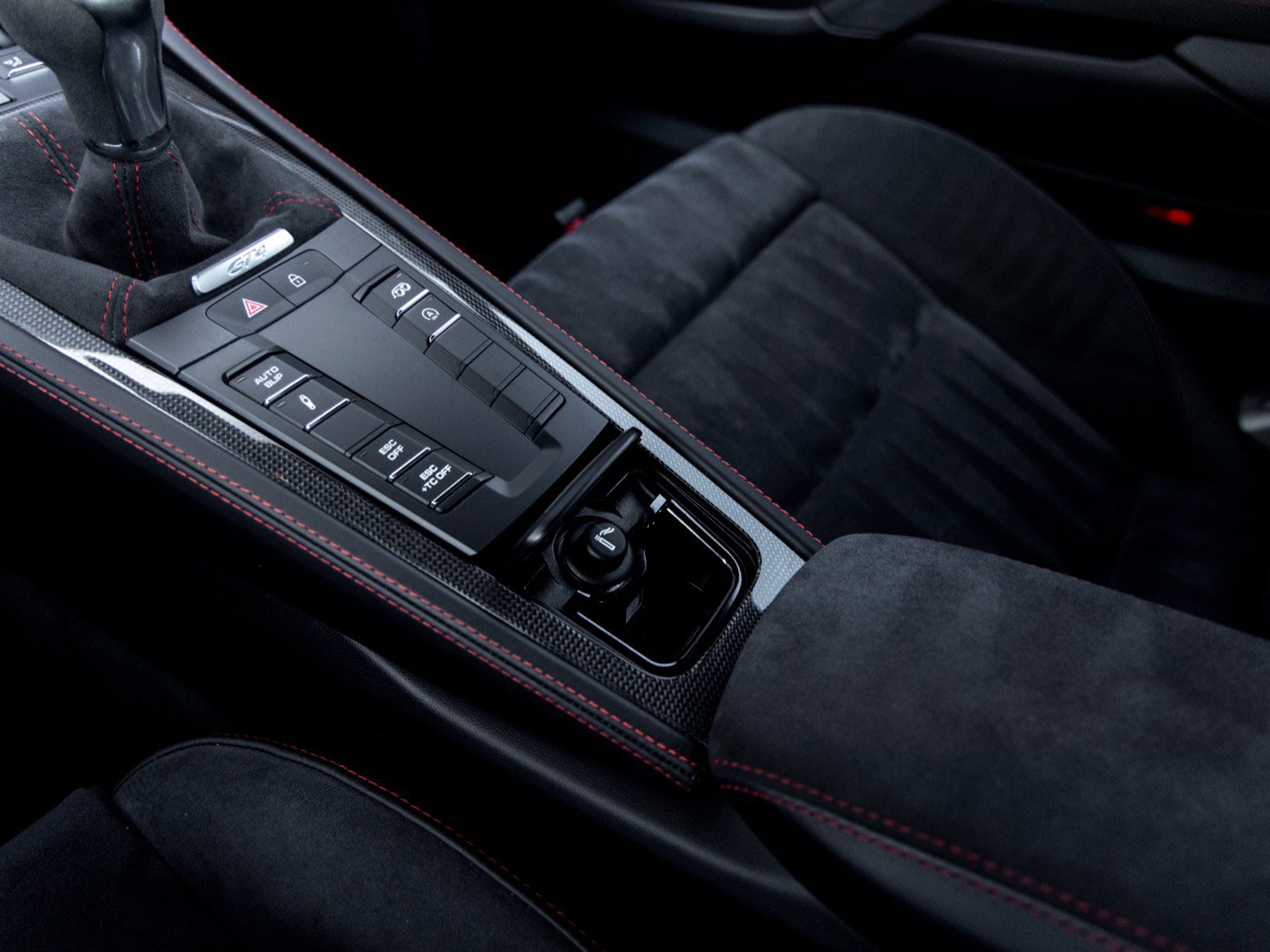 Certified 2020 Porsche 718 Cayman GT4 RWD image 17
