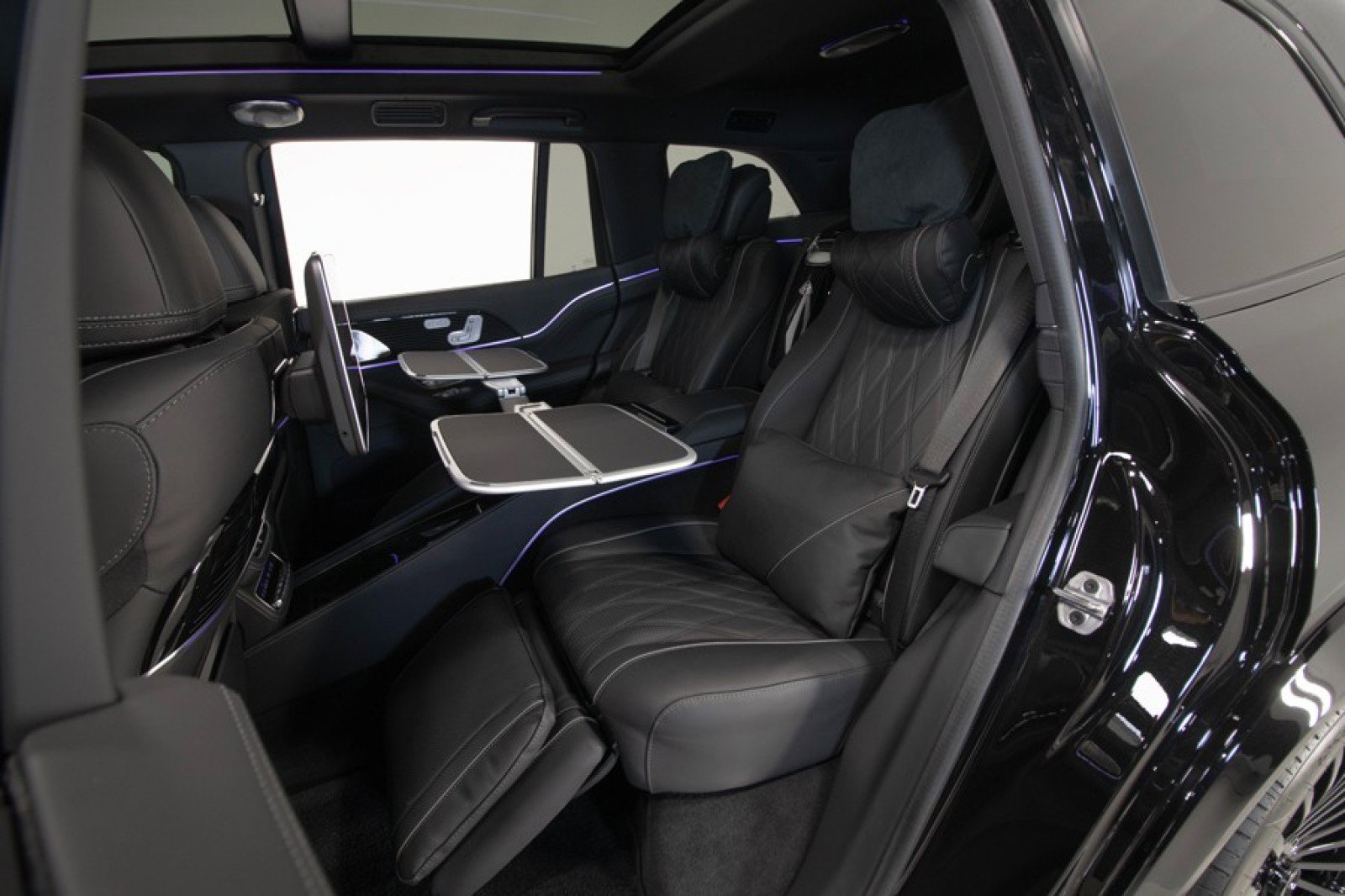 Used 2024 Mercedes-Benz Maybach GLS 600 4MATIC image 52
