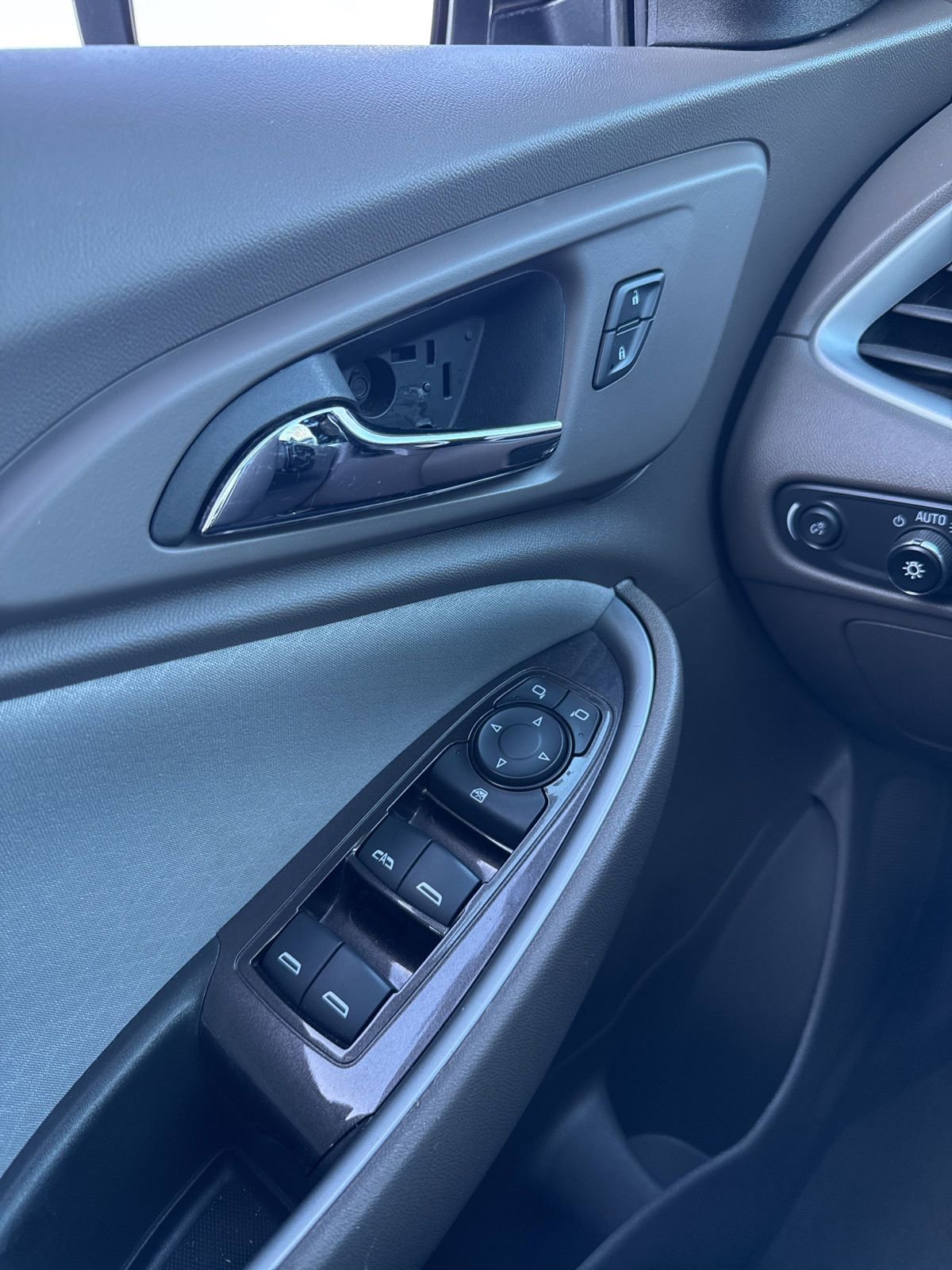 Used 2024 Chevrolet Malibu LT image 14