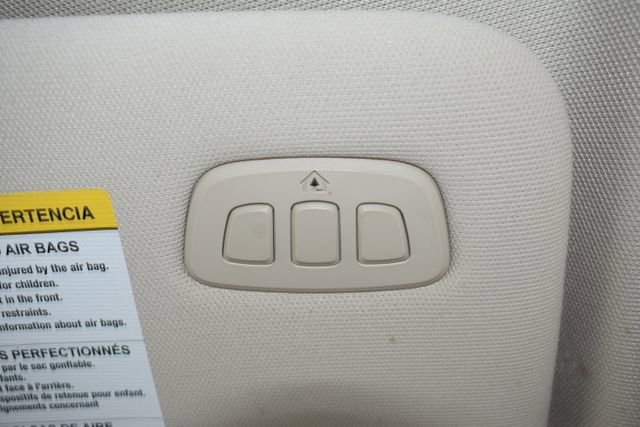Used 2022 Ford Explorer Platinum w/ Equipment Group 601A AWD/4WD image 39