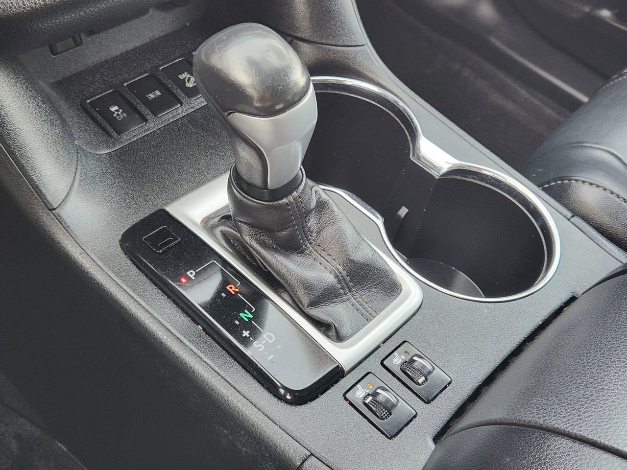 Used 2017 Toyota Highlander SE image 19