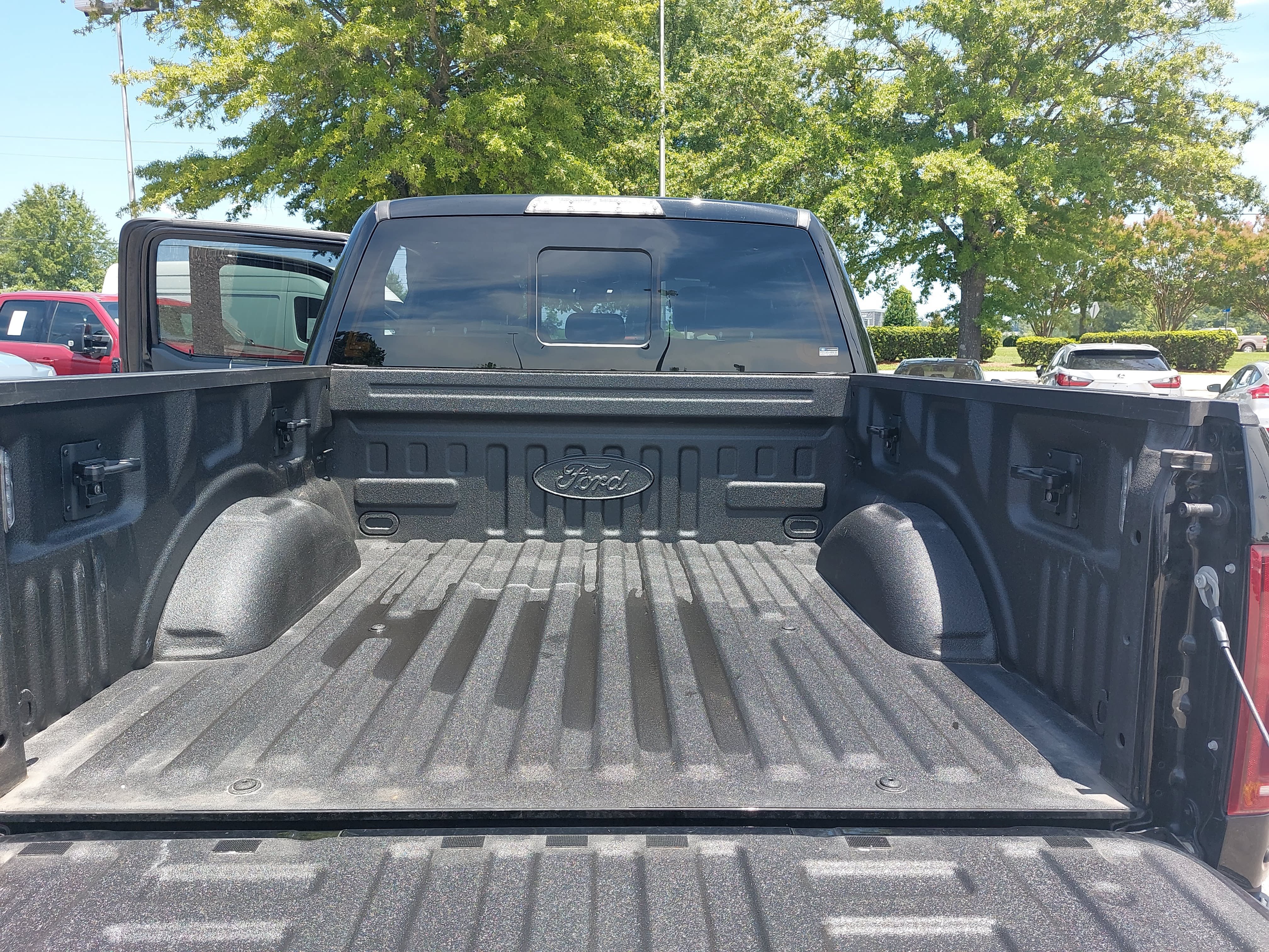 Used 2018 Ford F150 Raptor w/ Equipment Group 802A Luxury AWD/4WD image 13