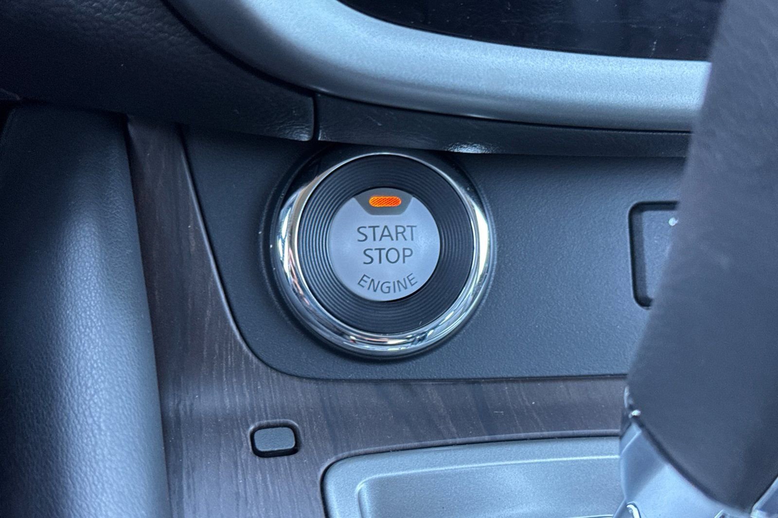 Used 2024 Nissan Murano Platinum w/ Cargo Package image 23