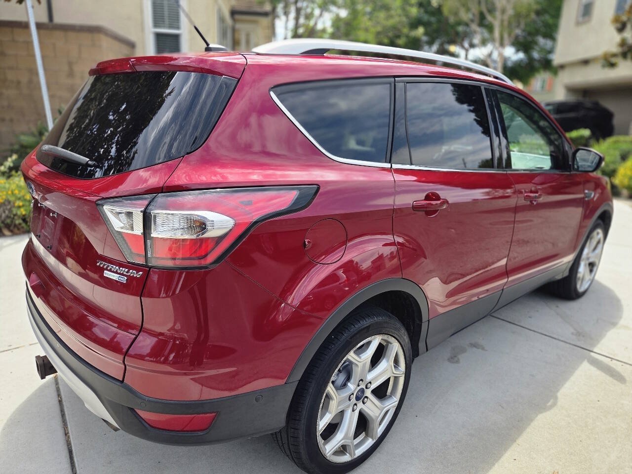 Used 2017 Ford Escape Titanium w/ Equipment Group 301A AWD/4WD image 8