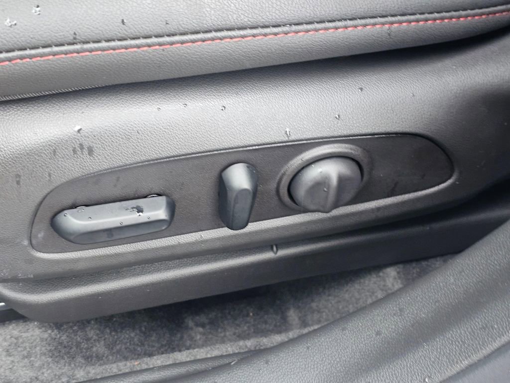 Used 2026 Chevrolet Trax RS w/ Sunroof Package image 23