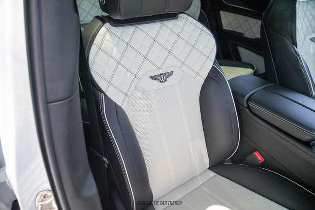 Used 2021 Bentley Bentayga AWD/4WD image 65