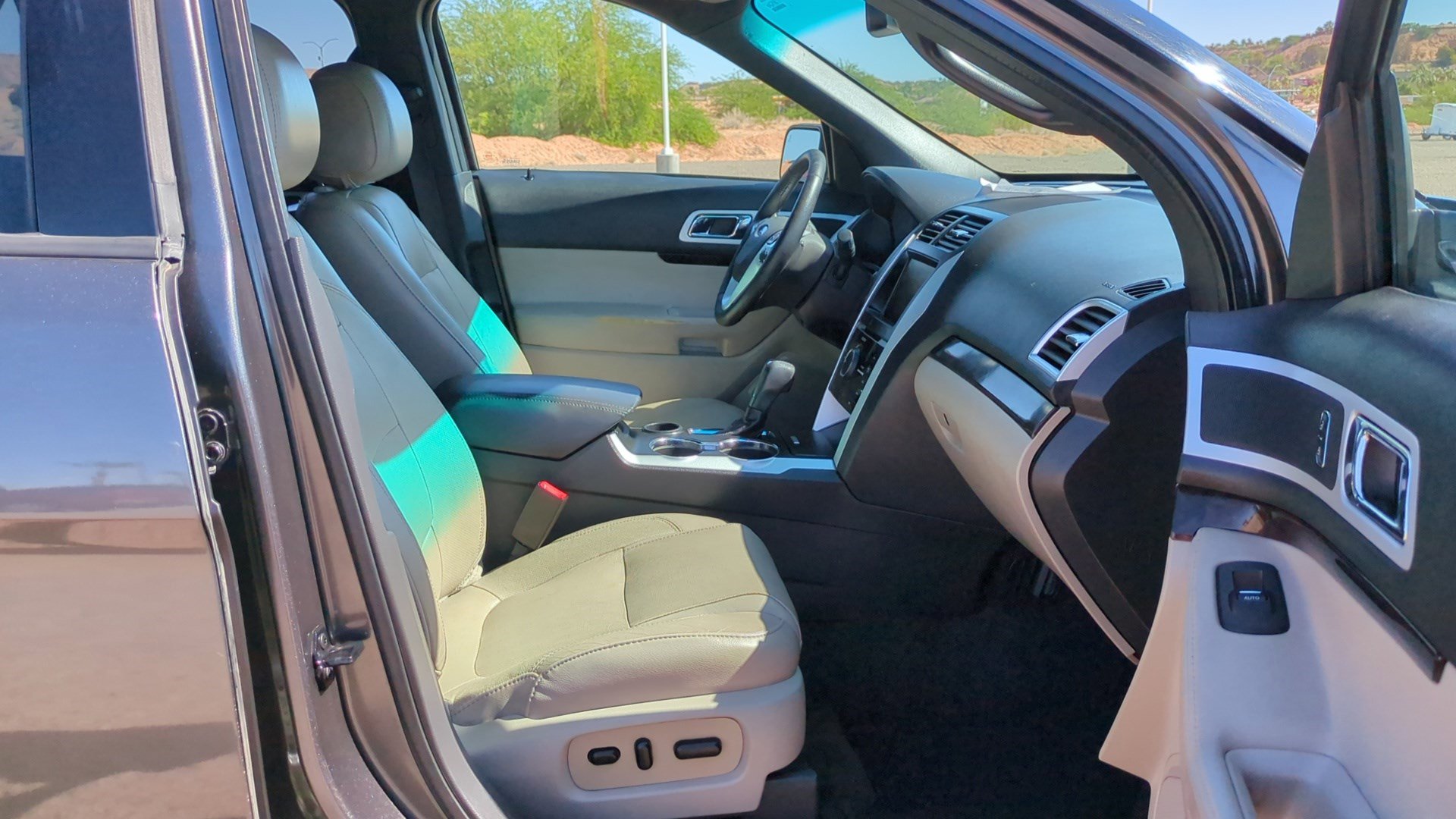 Used 2015 Ford Explorer Limited w/ Equipment Group 302A FWD image 30