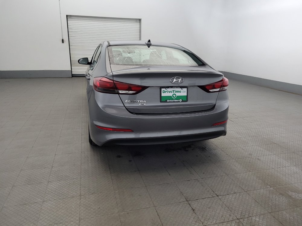 Used 2018 Hyundai Elantra SE w/ SE Connectivity Package 04 FWD image 6