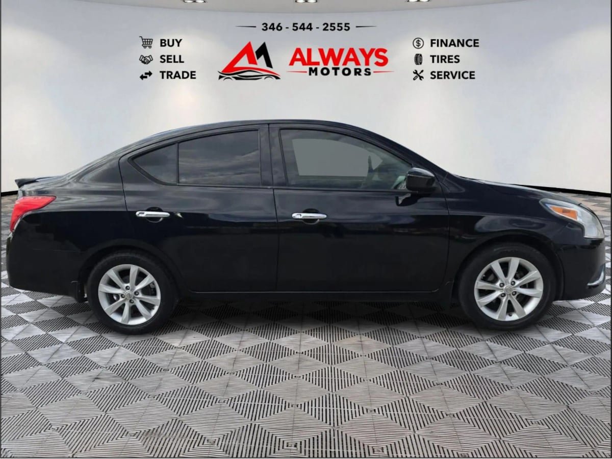 Used 2015 Nissan Versa w/ SL Tech Package FWD image 20
