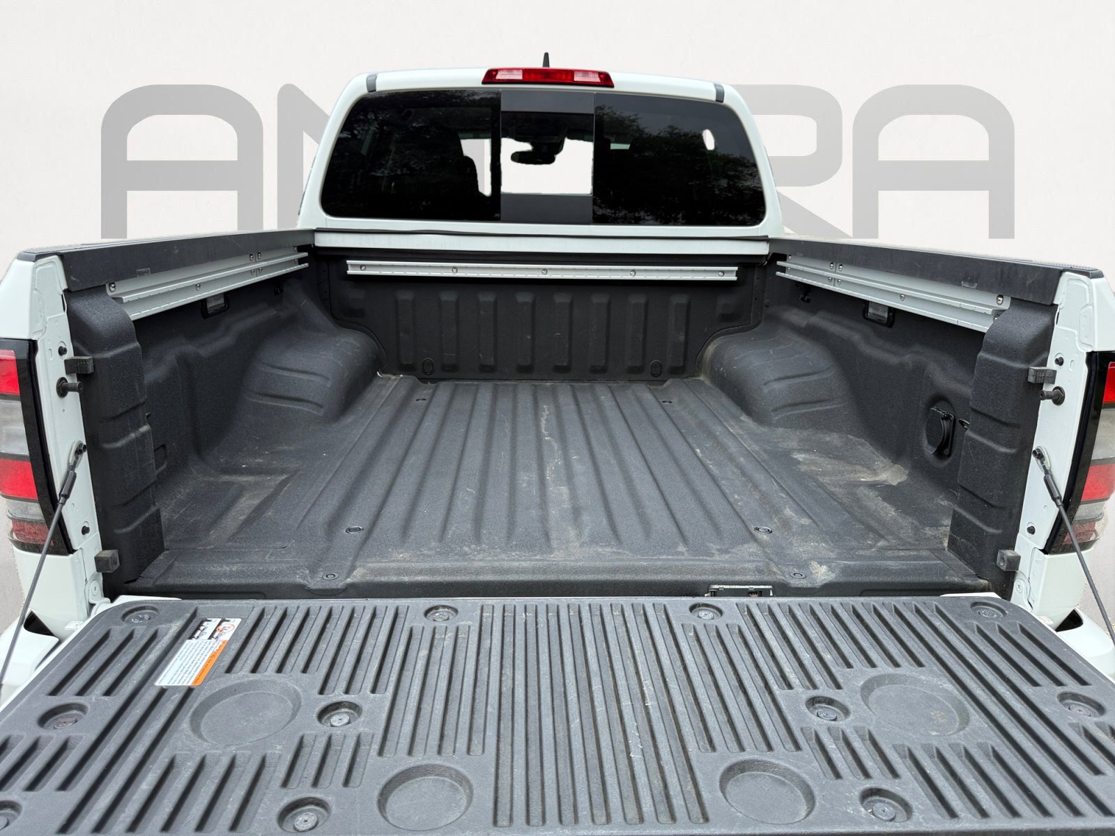 Used 2023 Nissan Frontier SV w/ SV Convenience Package RWD image 12
