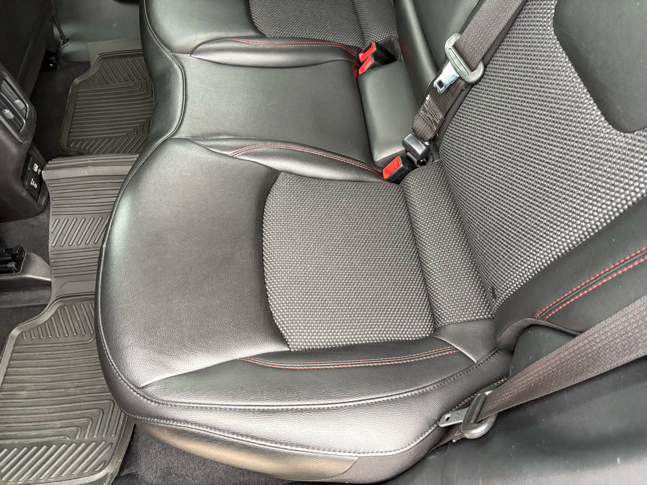 Used 2020 Jeep Compass Trailhawk image 36